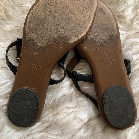 Gucci horse but thong sandal in black. Size 37 1/2. - Picture 3 of 3